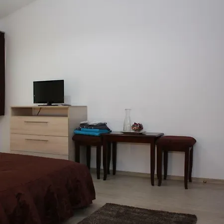 Casa Ianis 2*