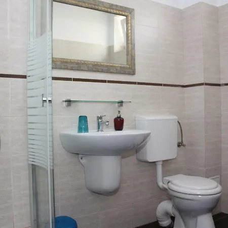 Casa Ianis 2*